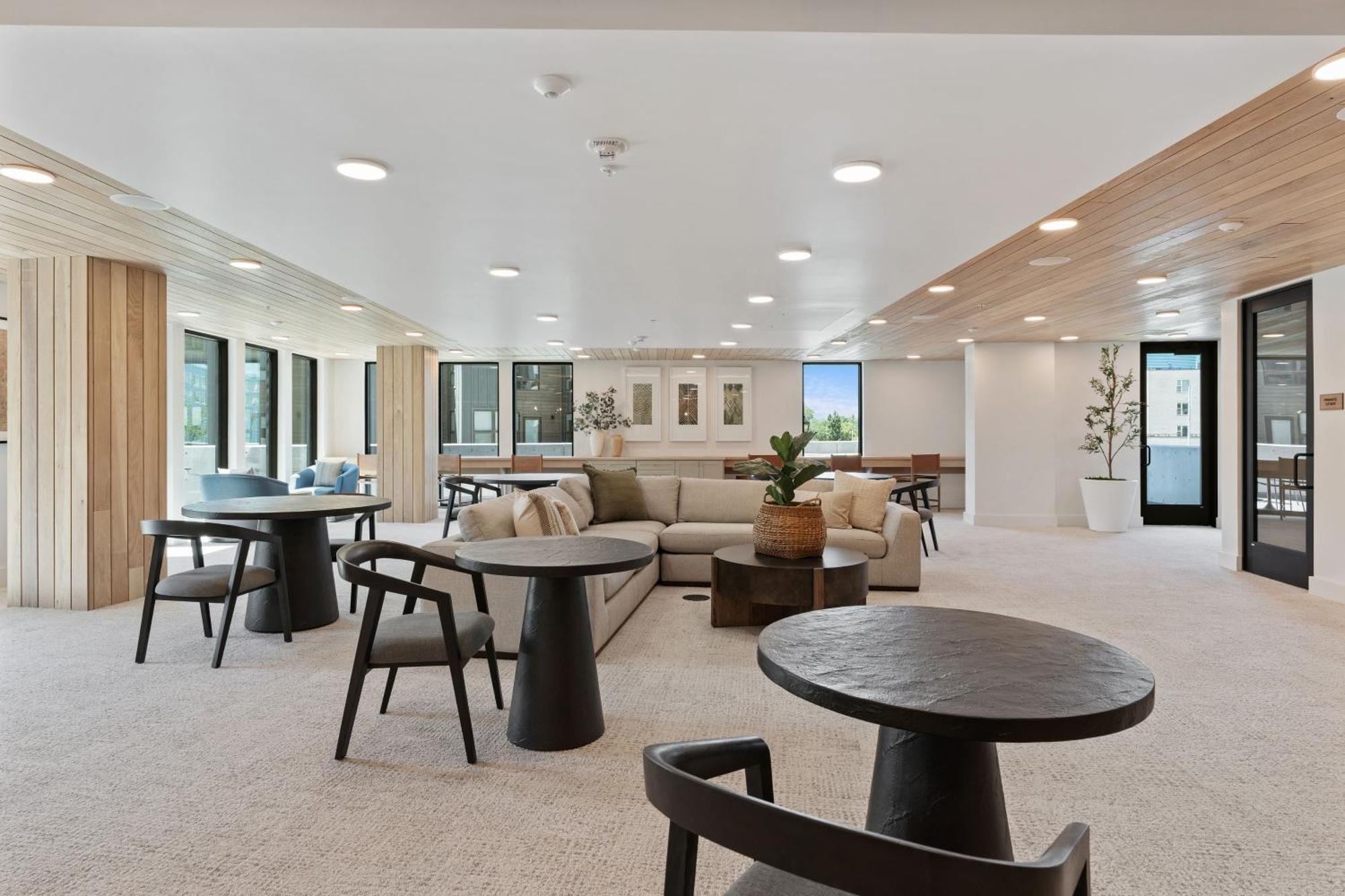 Outstanding Amenities-New Complex- Downtown Luxury Apartment Salt Lake City Exterior photo