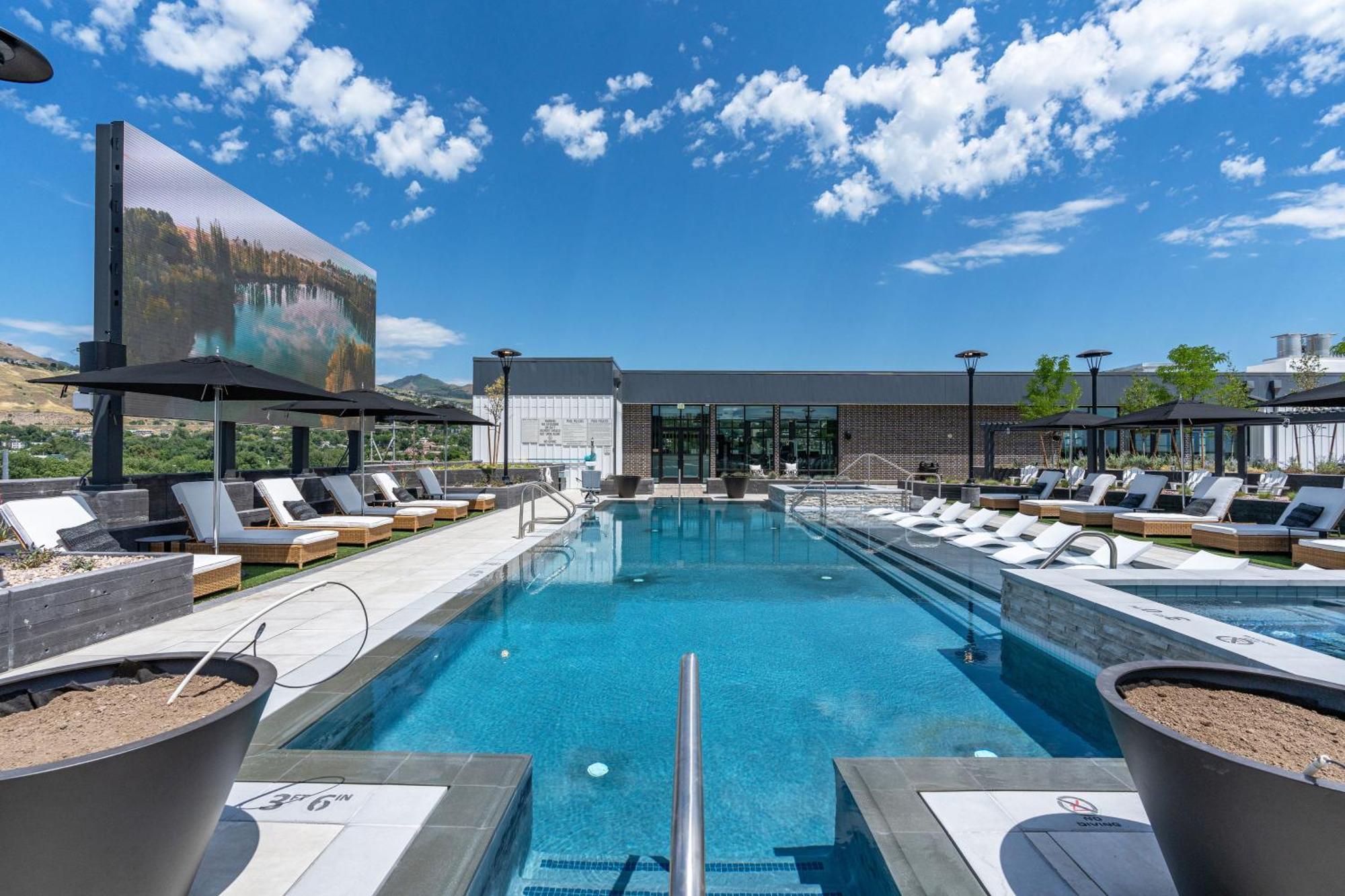 Outstanding Amenities-New Complex- Downtown Luxury Apartment Salt Lake City Exterior photo